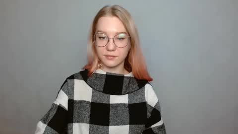 Abby Lovense is active online show from December 2024 12:35:01 PM