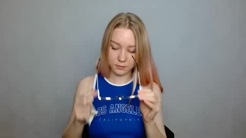 Abby Lovense is active online show from January 2025 12:41:02 PM