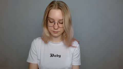 Abby Lovense is active online show from January 2025 10:14:02 AM