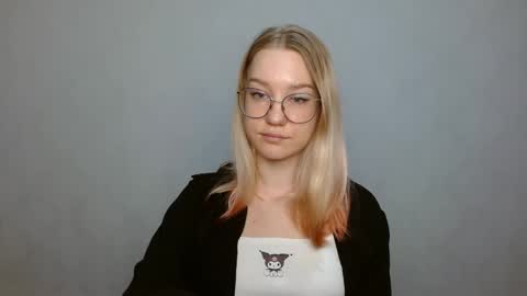 Abby Lovense is active online show from January 2025 01:22:01 PM