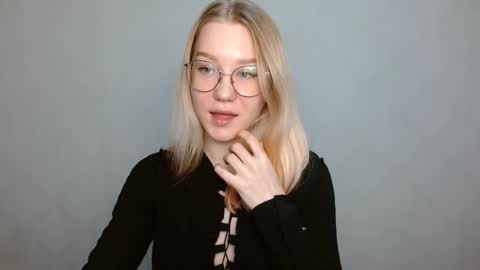 Abby Lovense is active online show from February 2025 09:58:01 AM