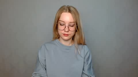 Abby Lovense is active online show from February 2025 06:47:02 AM