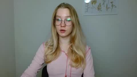 Abby Lovense is active online show from September 2025 08:42:02 AM