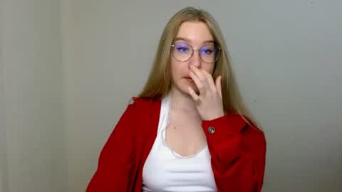 Abby Lovense is active online show from June 2026 10:35:01 AM