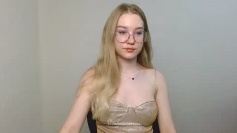 Abby Lovense is active online show from August 2026 10:07:01 AM