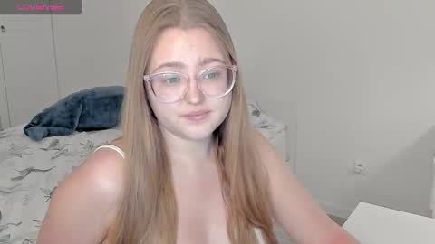 Abby    Stream at Sat  Sun  Mon  Fri online show from December 2025 02:33:01 PM