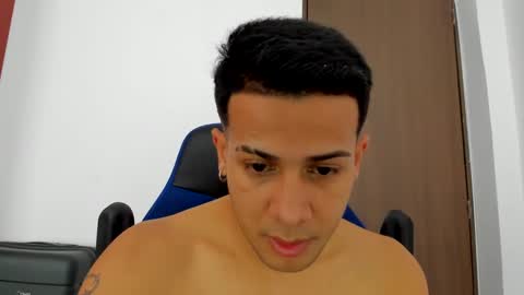 Independence model AbelAsburgo online show from December 2024 06:03:02 PM