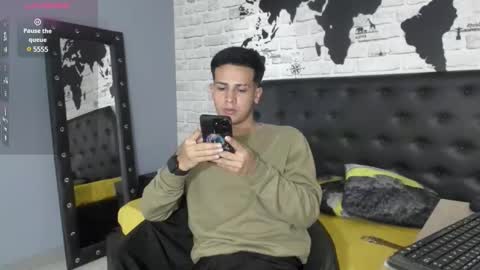 Independence model AbelAsburgo online show from February 2025 08:04:01 PM