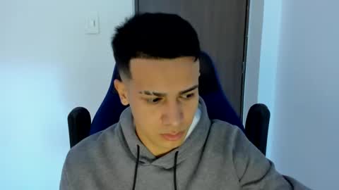 Independence model AbelAsburgo online show from February 2025 11:18:02 AM