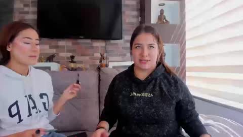 Abella online show from September 2025 01:46:02 PM