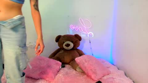  Abella and Kendra  online show from January 2025 07:53:02 PM