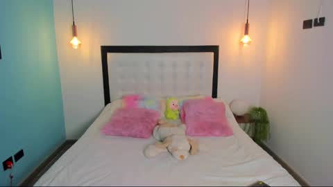  Abella and Kendra  online show from March 2025 10:34:02 PM