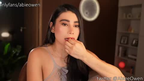 abie_owen online show from May 2026 11:46:01 PM