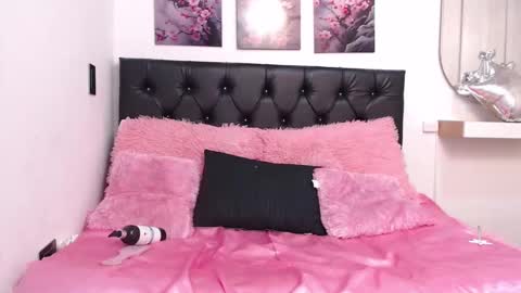 Snapshot of abigail_f00x chatting on September 2025 01:09:01 AM Abigail online show from September 2025 01:09:01 AM