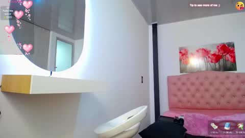 Snapshot of abigail_f00x chatting on November 2025 01:54:01 PM Abigail online show from November 2025 01:54:01 PM