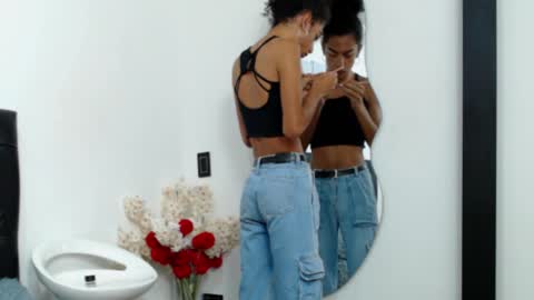 Snapshot of abigail_f00x chatting on November 2025 12:27:02 PM Abigail online show from November 2025 12:27:02 PM