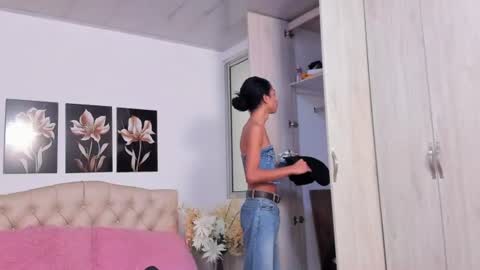 Snapshot of abigail_f00x chatting on July 2026 01:24:01 PM Abigail online show from July 2026 01:24:01 PM