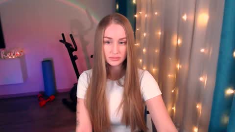 Anna online show from February 2025 07:23:01 PM