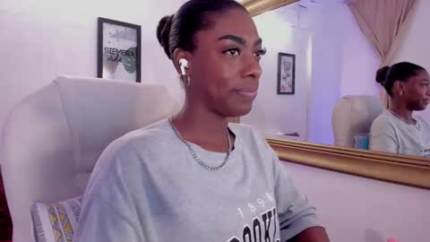 Snapshot of abigail_montoya chatting on February 2026 11:17:01 AM Abigail online show from February 2026 11:17:01 AM