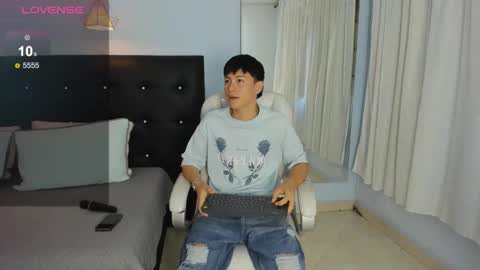 abraham_horny18 online show from November 2025 08:31:01 PM