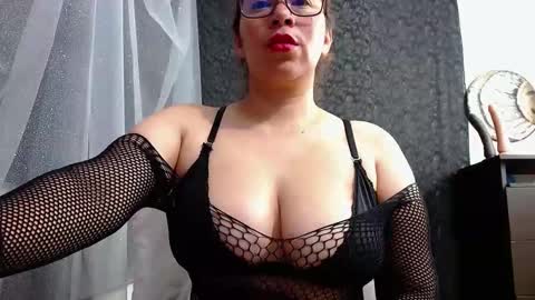 abril_bianchi online show from October 2025 02:26:02 PM