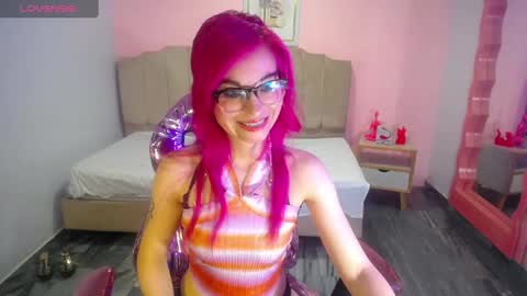 abril_ch_ online show from September 2025 10:38:02 AM