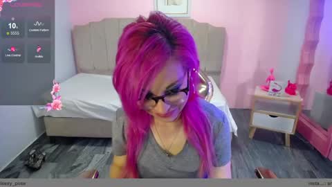 abril_ch_ online show from October 2025 10:46:02 AM