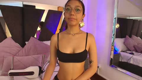  Abril  online show from November 2025 06:22:02 PM