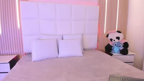 Snapshot of abril_snow chatting on July 2026 08:44:02 PM abril_snow online show from July 2026 08:44:02 PM