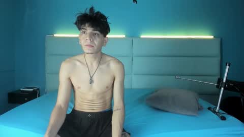 Abril and Julian online show from February 2026 11:44:02 AM