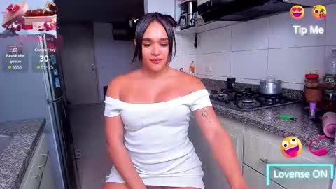 Snapshot of abrilstivenson_ chatting on September 2025 06:51:01 PM itis S O F I A online show from September 2025 06:51:01 PM