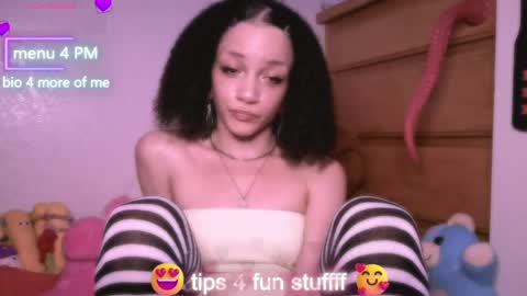 Snapshot of abruisedpeach chatting on May 2026 03:24:01 AM Peach online show from May 2026 03:24:01 AM