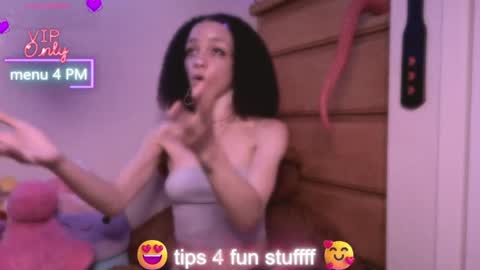 Snapshot of abruisedpeach chatting on May 2026 02:52:01 AM Peach online show from May 2026 02:52:01 AM