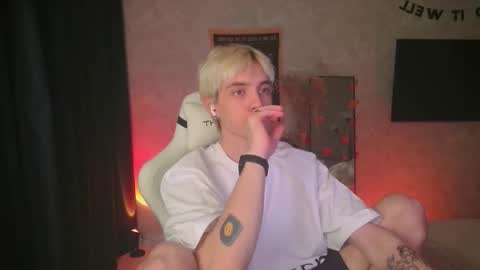 Snapshot of abslut chatting on October 2025 03:56:02 PM Nick online show from October 2025 03:56:02 PM