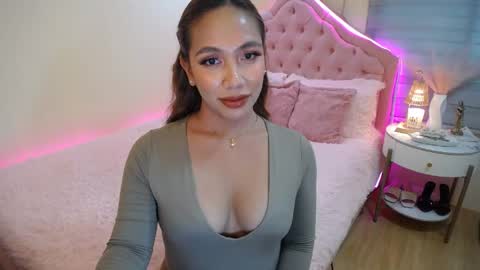 Snapshot of absolutely_gurjuice69 chatting on April 2026 04:37:02 AM Hope online show from April 2026 04:37:02 AM
