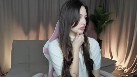 acelozora online show from April 2026 07:34:01 AM