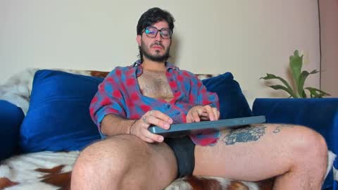 R. online show from January 2025 10:06:02 AM