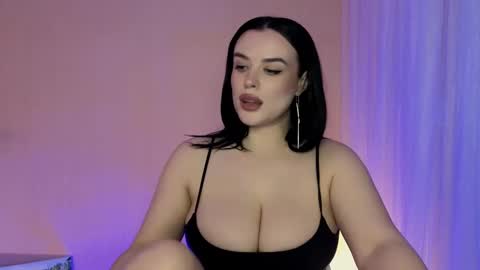 my inst   love inside 17 online show from February 2025 05:18:02 PM