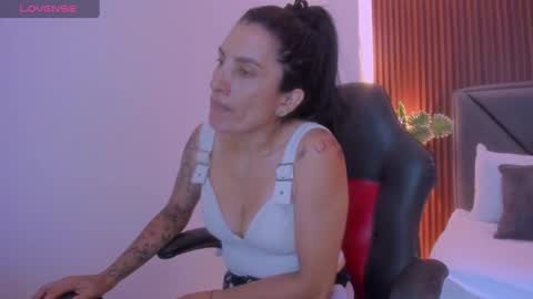 ada oconnor x   ..flaca..bella online show from October 2025 05:24:02 PM