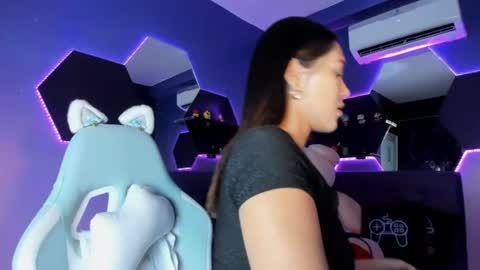 Adalyn Cute online show from July 2026 11:50:02 AM