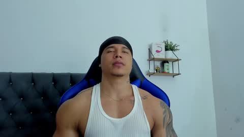 adam boss online show from November 2025 09:26:02 PM