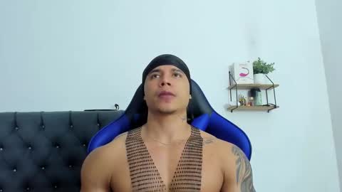 adam boss online show from December 2025 08:21:01 AM