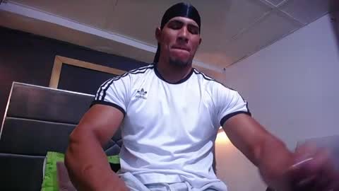 Snapshot of adam_fit19cm chatting on May 2026 01:36:02 AM adam_fit19cm online show from May 2026 01:36:02 AM