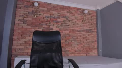 adam_piarse online show from February 2026 06:29:02 AM