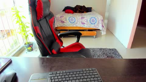 Adam Valencia online show from September 2025 02:40:02 PM