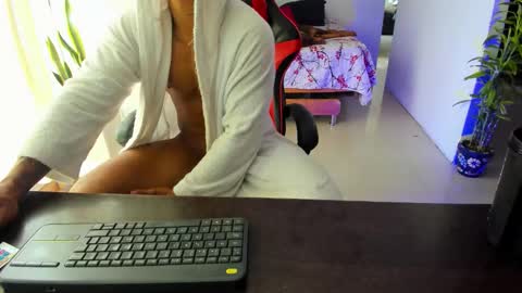 Adam Valencia online show from October 2025 02:06:02 PM