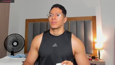 adambrocs1 online show from March 2025 12:48:01 AM