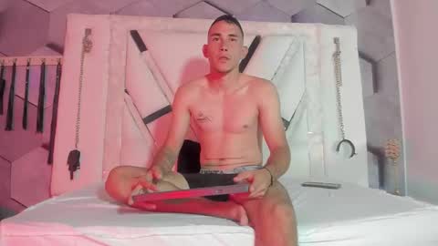 adammendoza34 online show from September 2025 03:16:02 AM