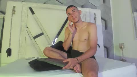 adammendoza34 online show from September 2025 02:46:02 AM