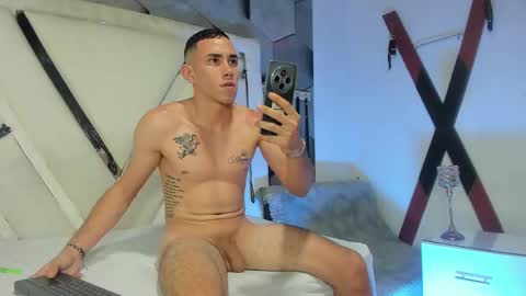 adammendoza34 online show from November 2025 03:38:02 AM